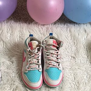 Jordan’s Good Condition Teal, Pink & White size 1